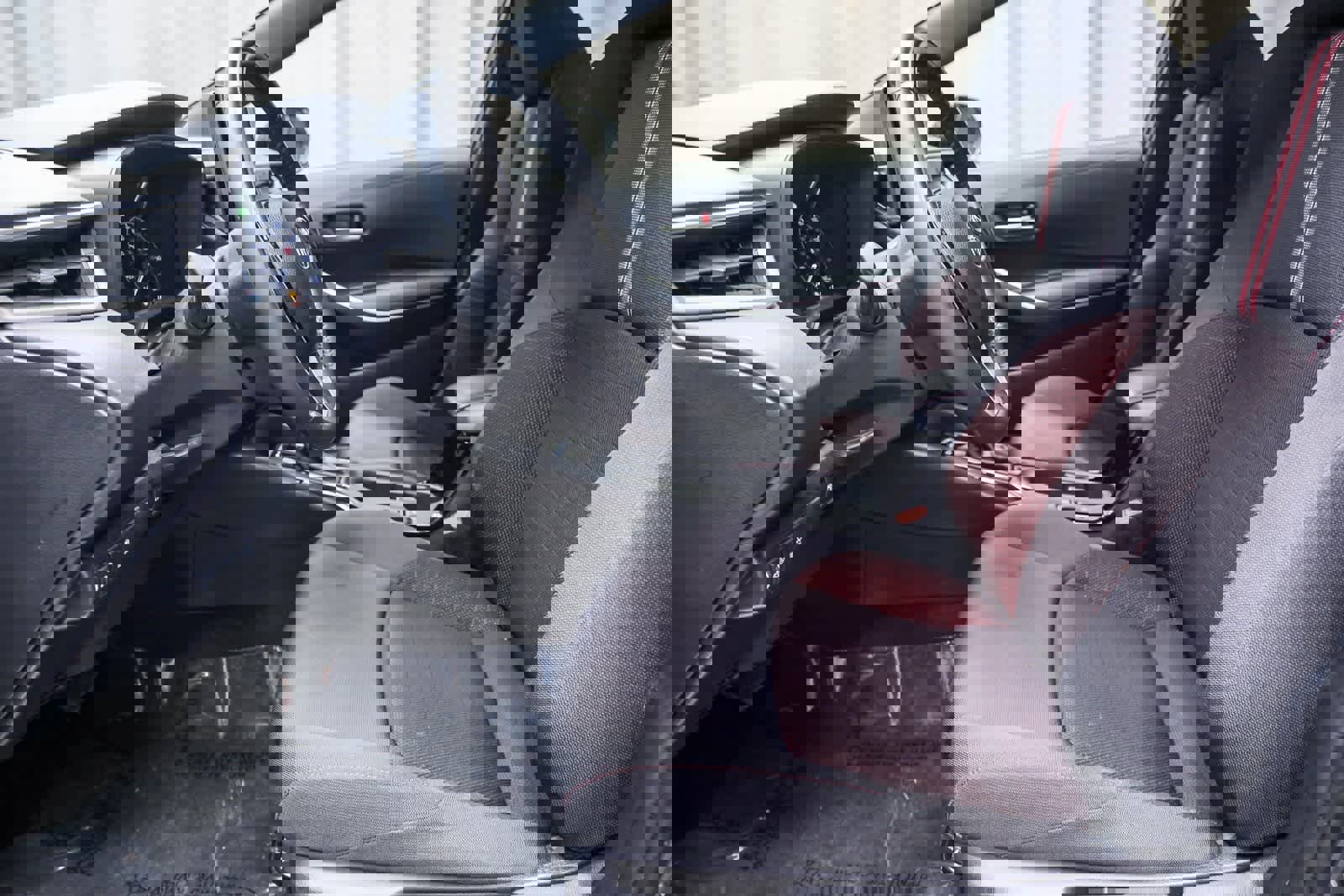 Used 2024 Toyota Corolla SE image 19