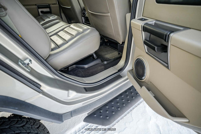 Used 2003 HUMMER H2 w/ Preferred Equipment Group image 57