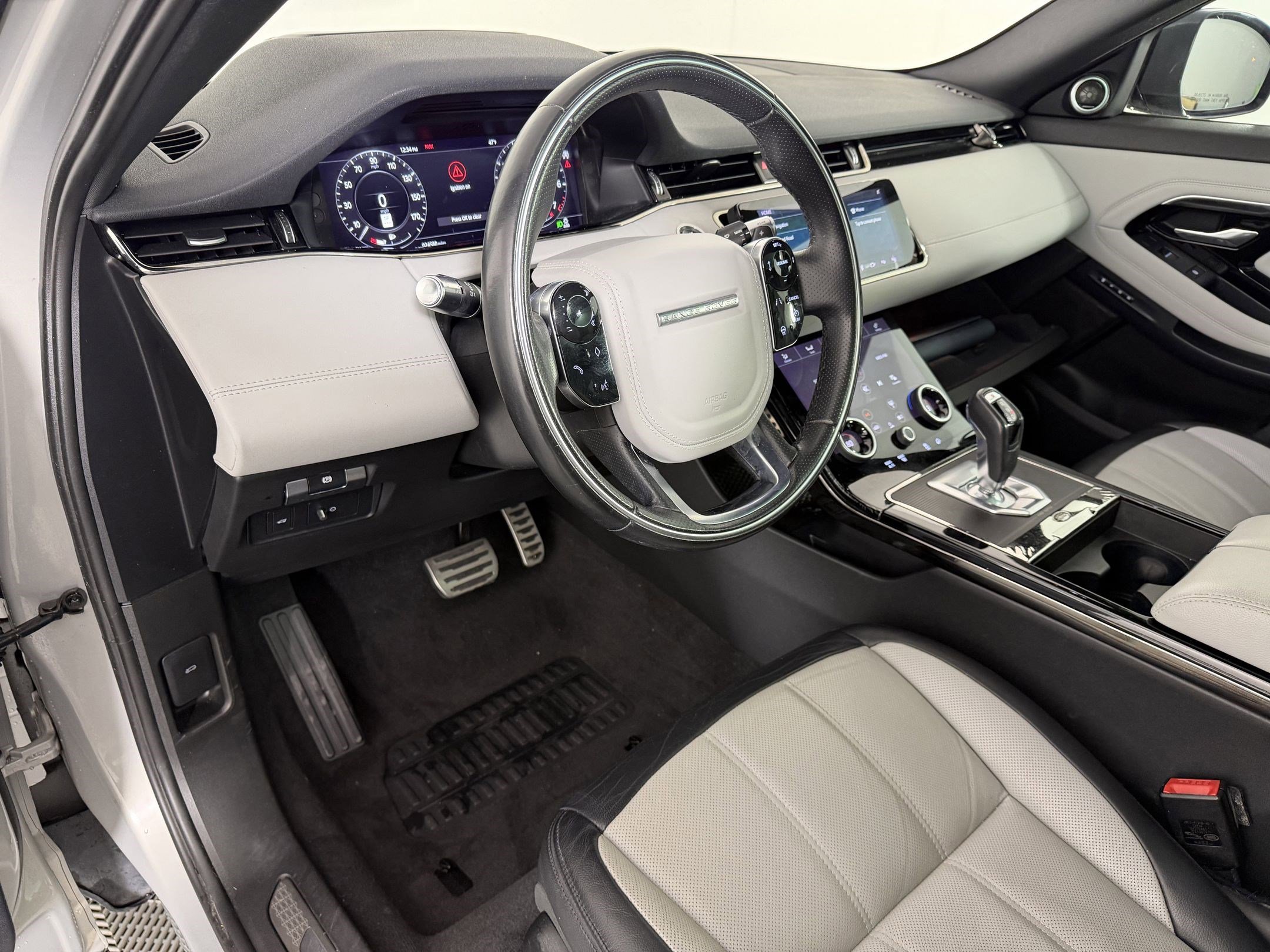 Used 2020 Land Rover Range Rover Evoque First Edition image 4