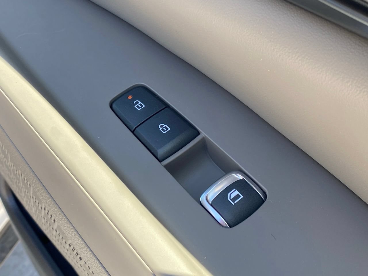 New 2026 Kia Carnival LXS FWD image 23