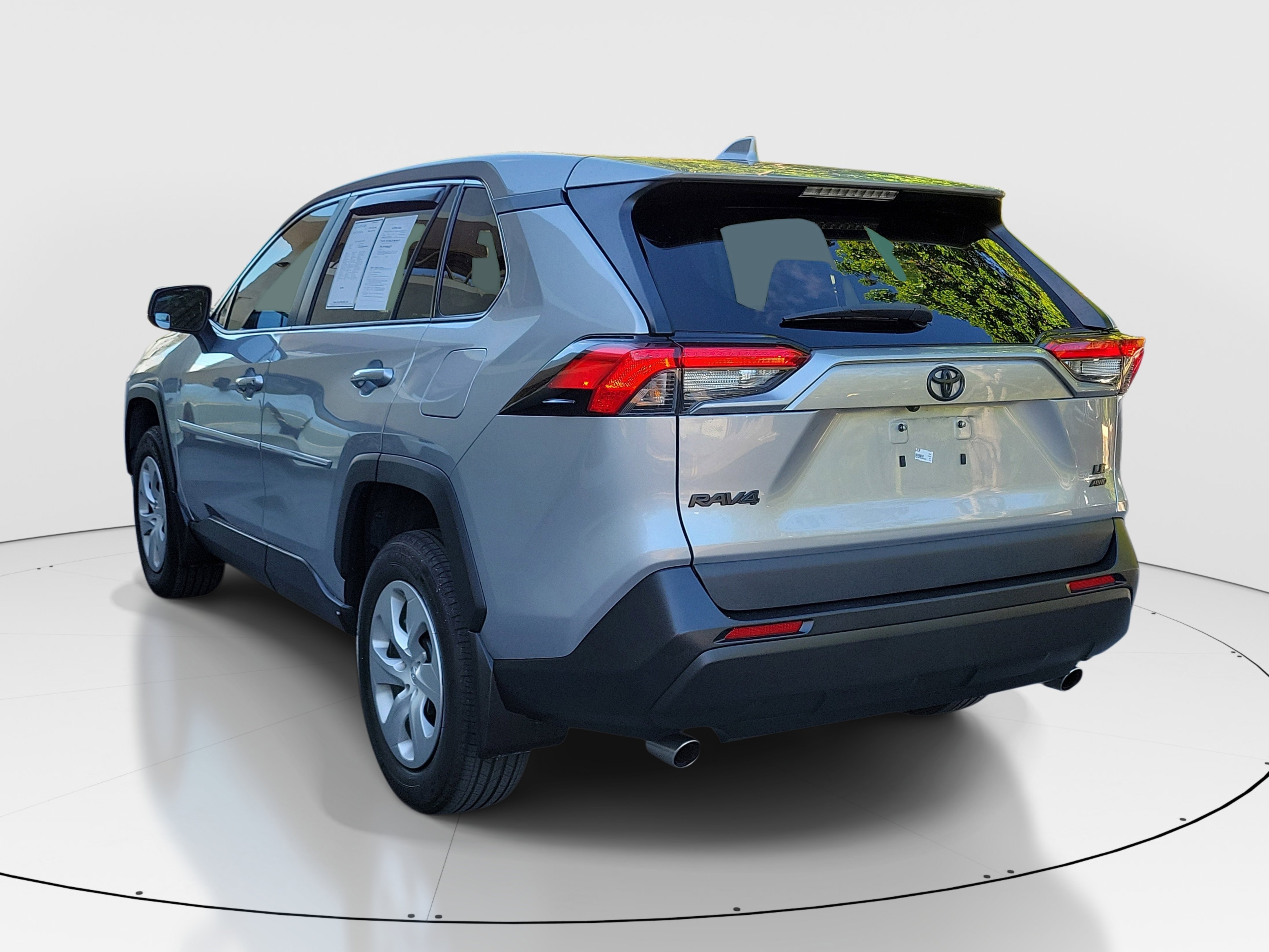 Used 2023 Toyota RAV4 LE image 5