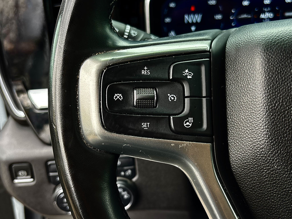 Used 2023 Chevrolet Silverado 1500 LT AWD/4WD image 15