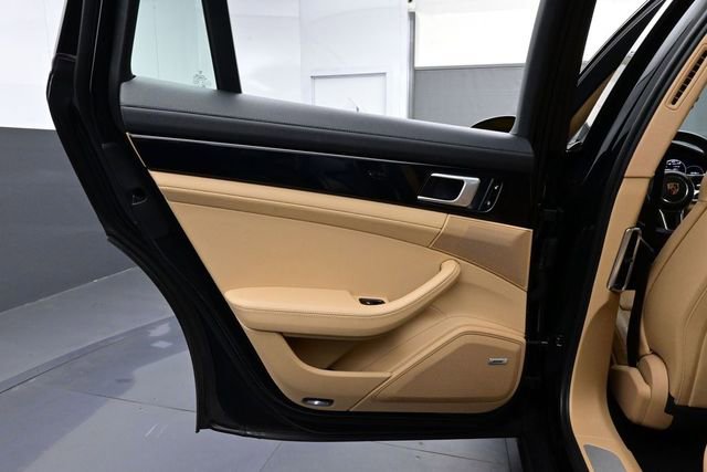 Certified 2018 Porsche Panamera image 13