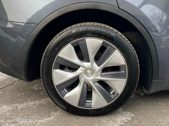 Used 2022 Tesla Model Y Long Range image 21