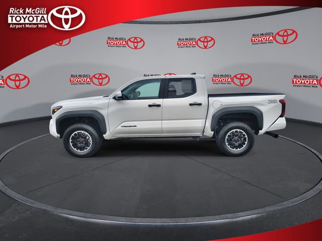 Certified 2025 Toyota Tacoma TRD Off-Road image 5