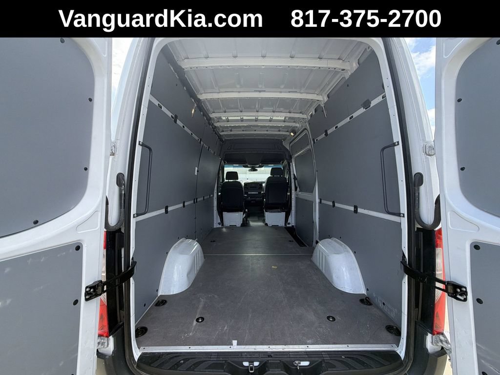 Used 2025 Mercedes-Benz Sprinter 2500 image 22
