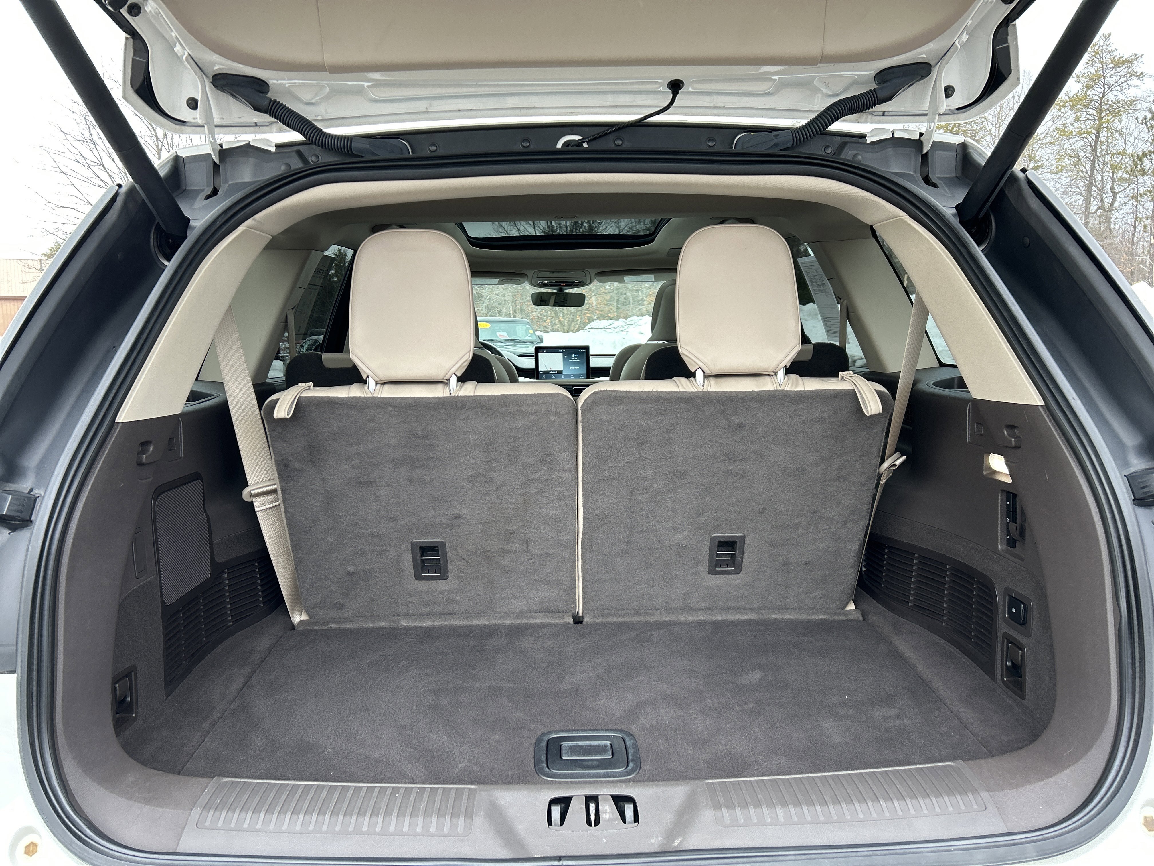 Used 2021 Lincoln Aviator Reserve w/ Equipment Group 201A image 9