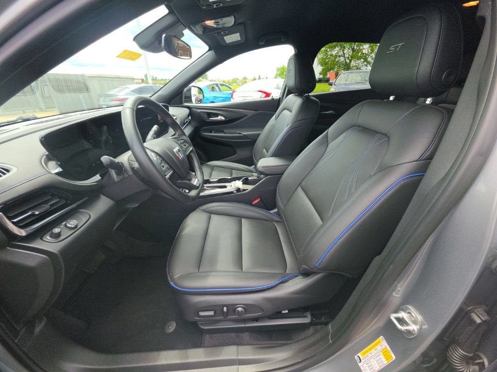 Used 2024 Buick Envista Sport Touring w/ Convenience I Package FWD image 14