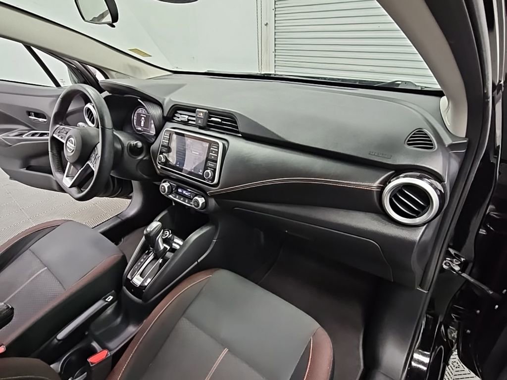 Used 2021 Nissan Versa SR w/ Convenience Package image 32