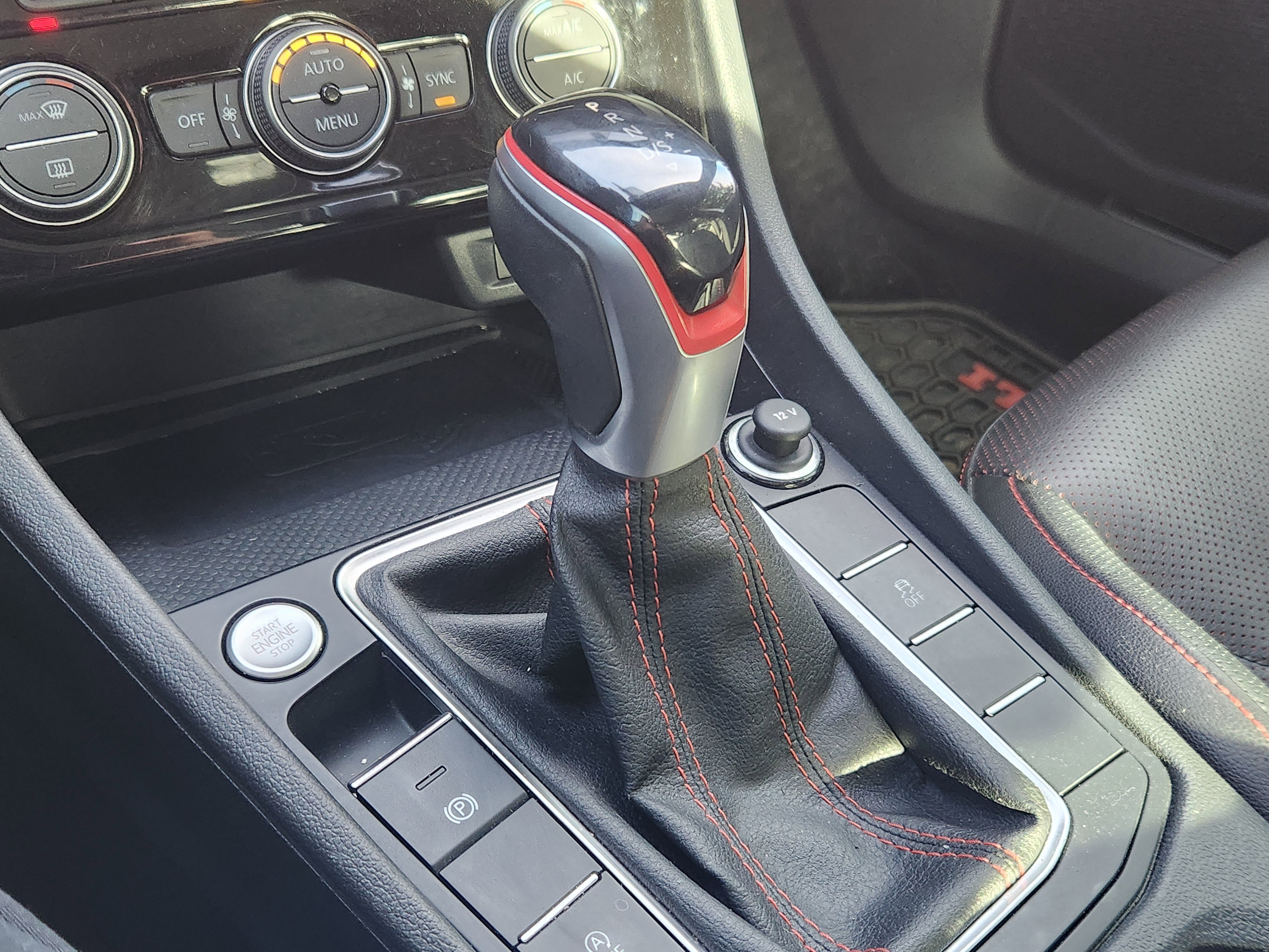 Used 2022 Volkswagen Jetta GLI Autobahn image 11