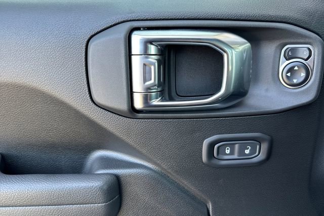 New 2025 Jeep Gladiator Willys AWD/4WD image 11