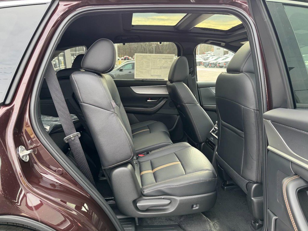 New 2026 MAZDA CX-90 Plug-In Hybrid w/ Premium Plus image 5
