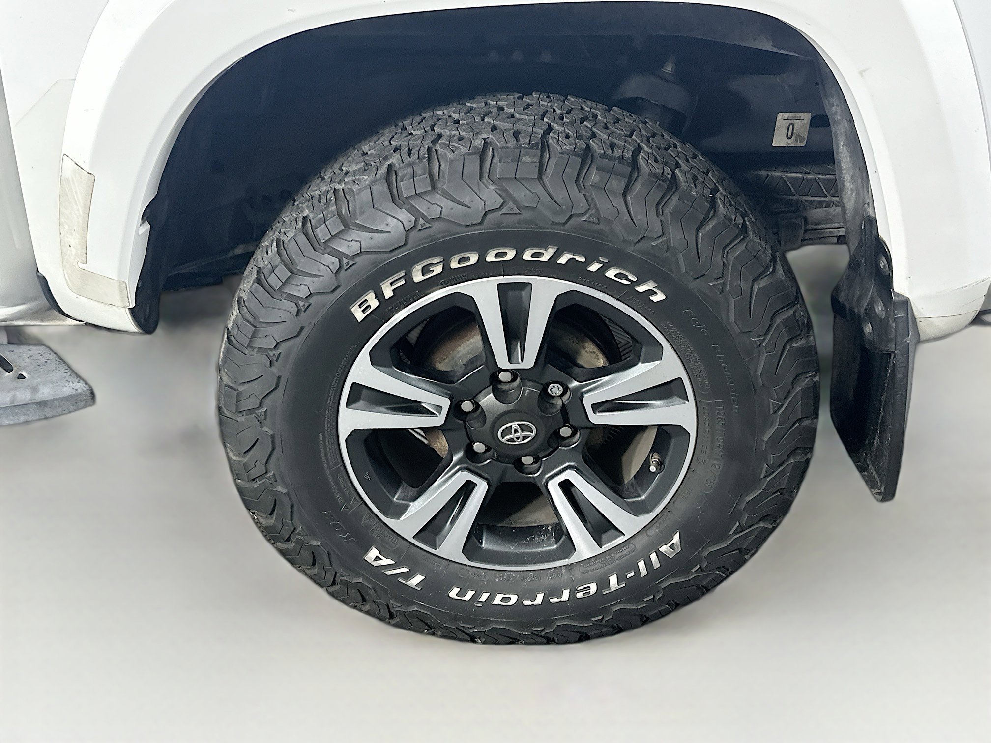 Used 2018 Toyota Tacoma TRD Sport w/ Technology Package RWD image 11