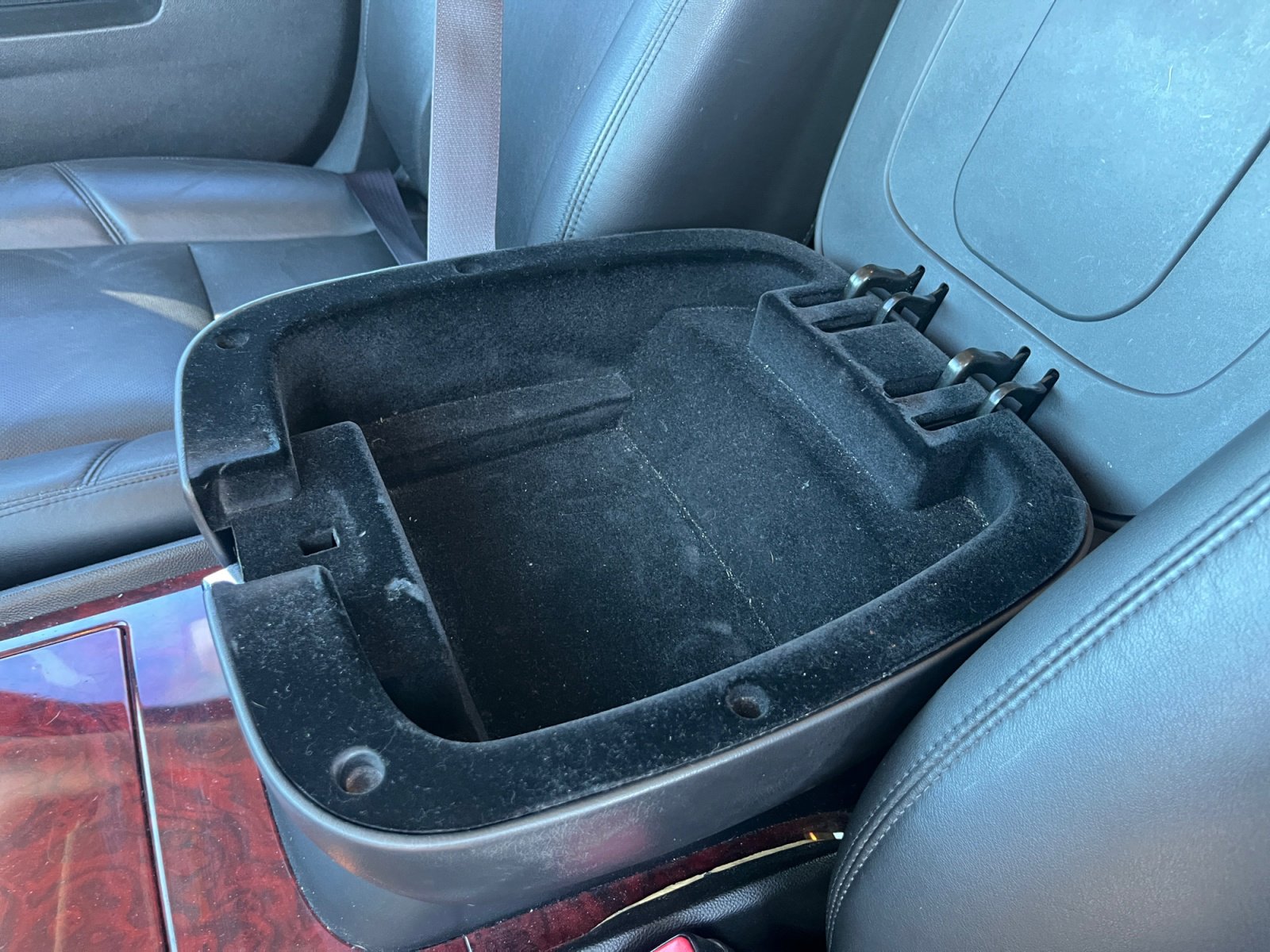 Used 2014 Cadillac Escalade Luxury image 15