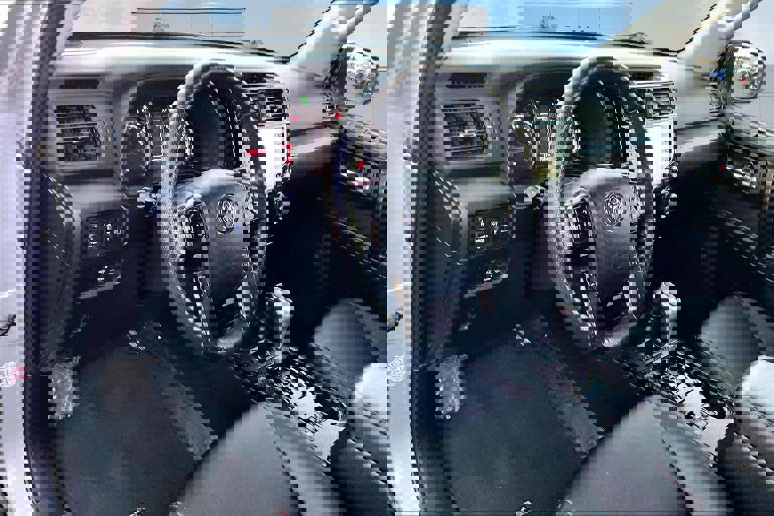 Used 2024 Toyota 4Runner TRD Off-Road Premium image 2