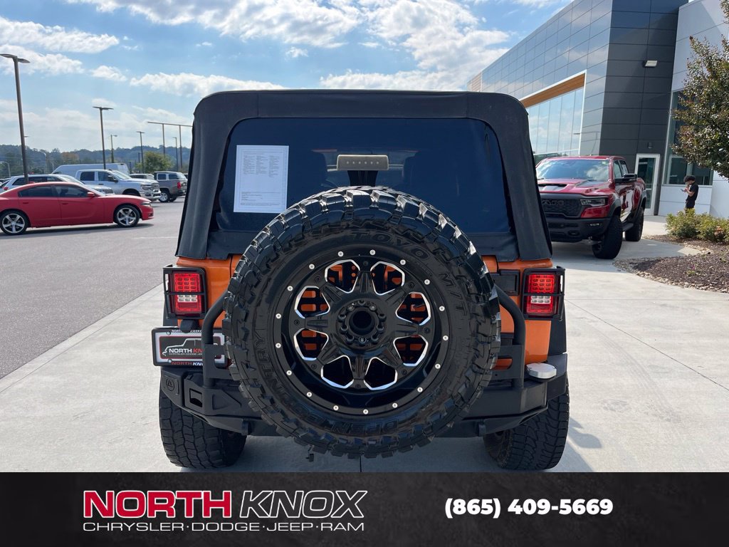 Used 2013 Jeep Wrangler Unlimited Rubicon w/ Connectivity Group AWD/4WD image 18