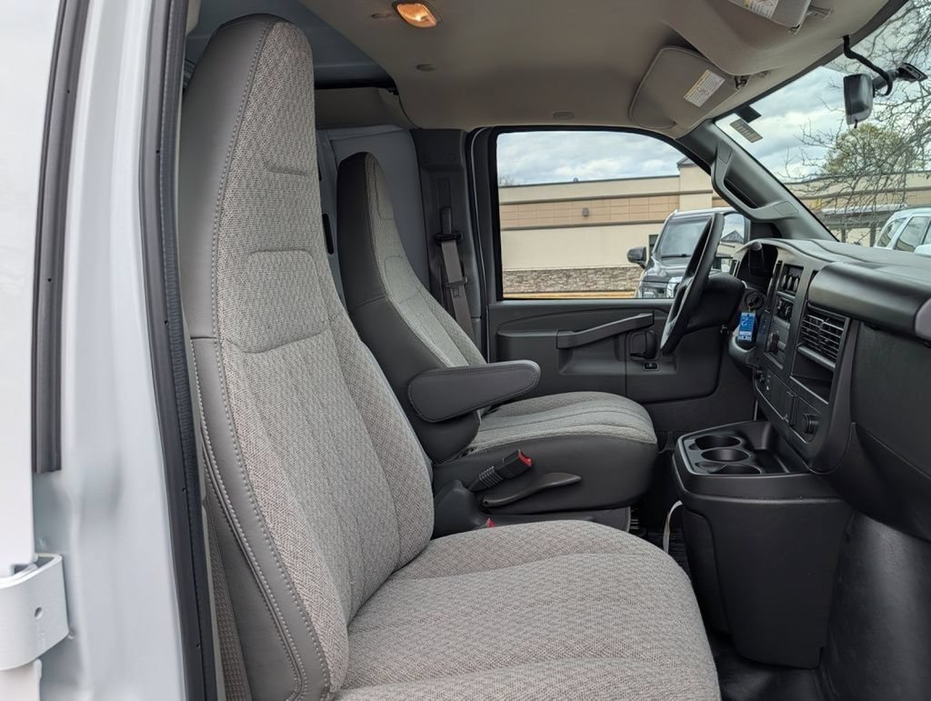 New 2026 GMC Savana 3500 Extended w/ Driver Convenience Package RWD image 22
