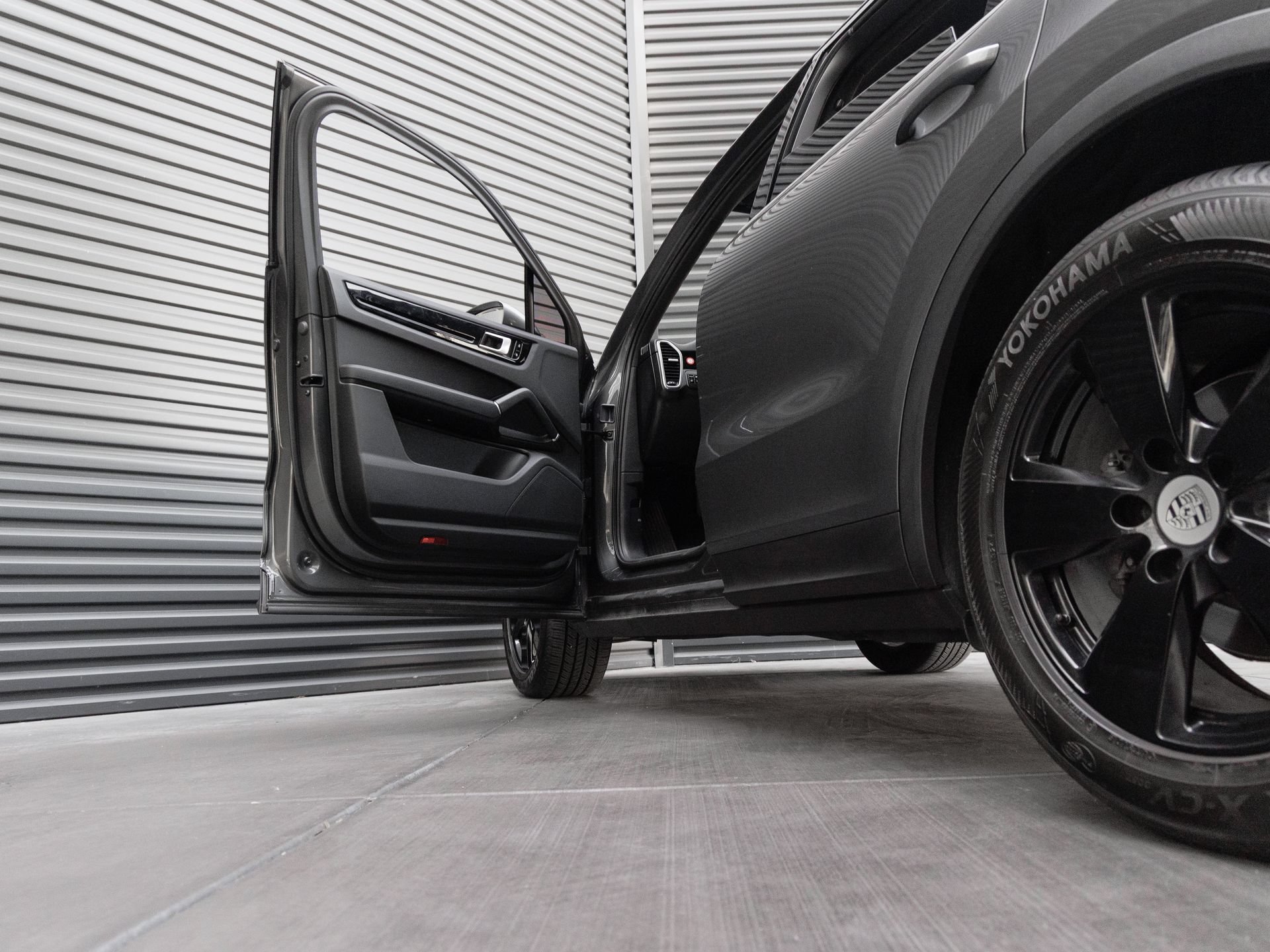 Certified 2020 Porsche Cayenne AWD/4WD image 13