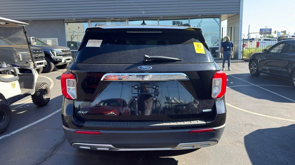Used 2020 Ford Explorer XLT w/ Equipment Group 202A AWD/4WD image 4