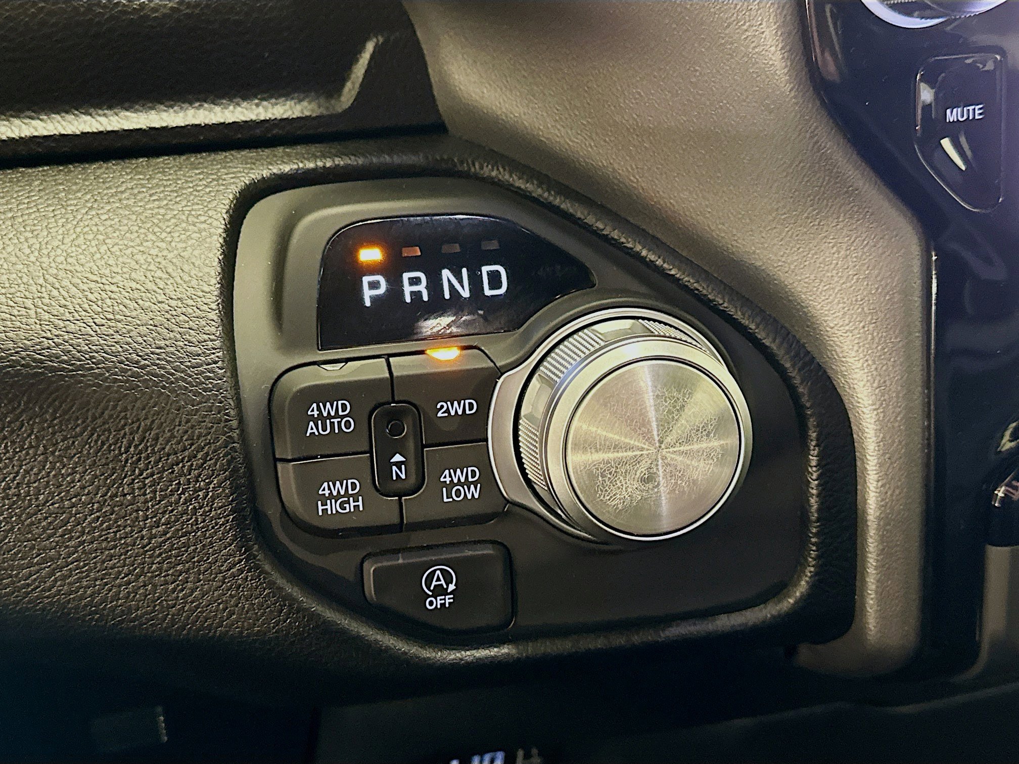 Used 2025 RAM 1500 Laramie image 25