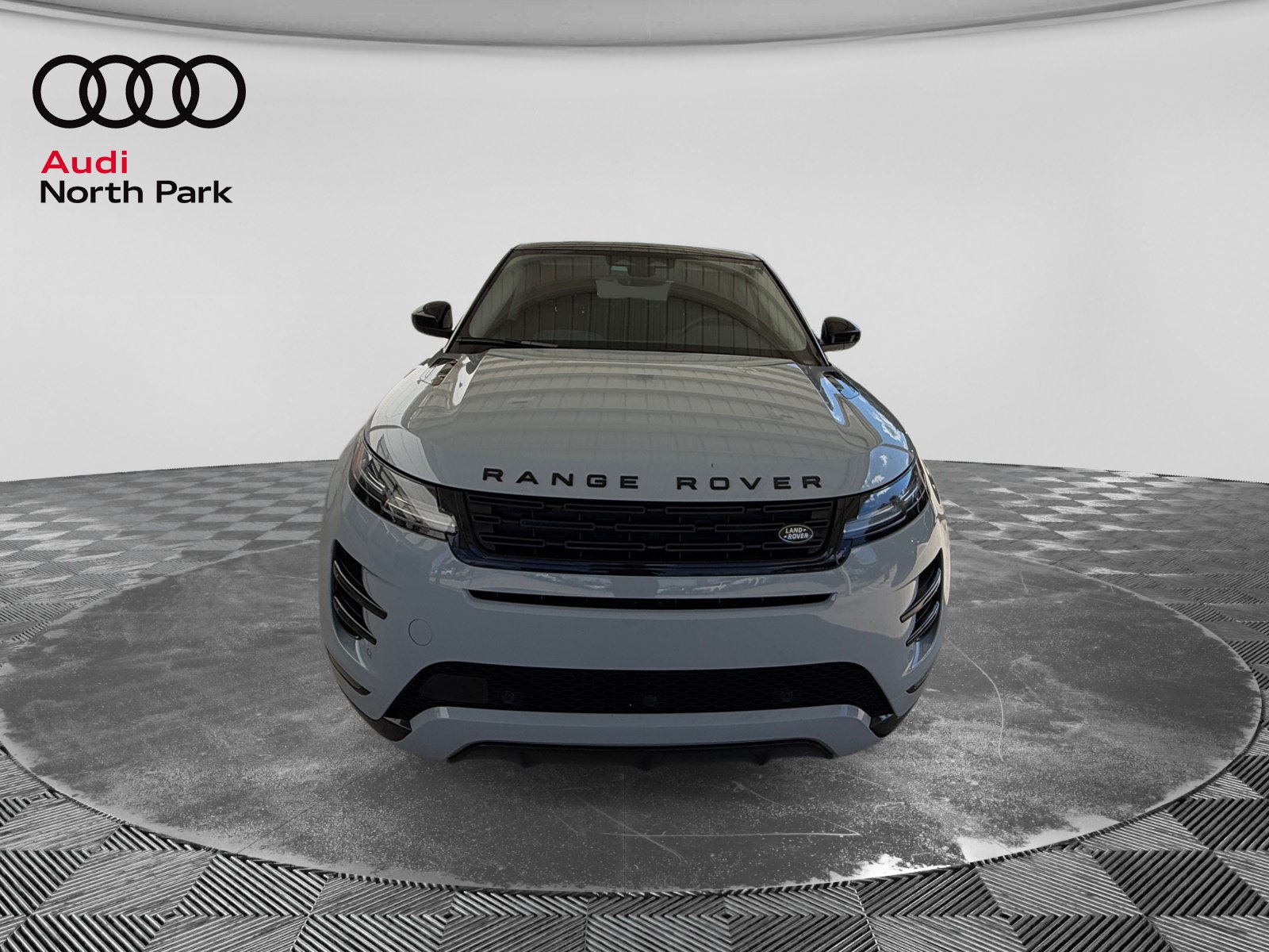 Used 2024 Land Rover Range Rover Evoque Dynamic SE AWD/4WD image 8