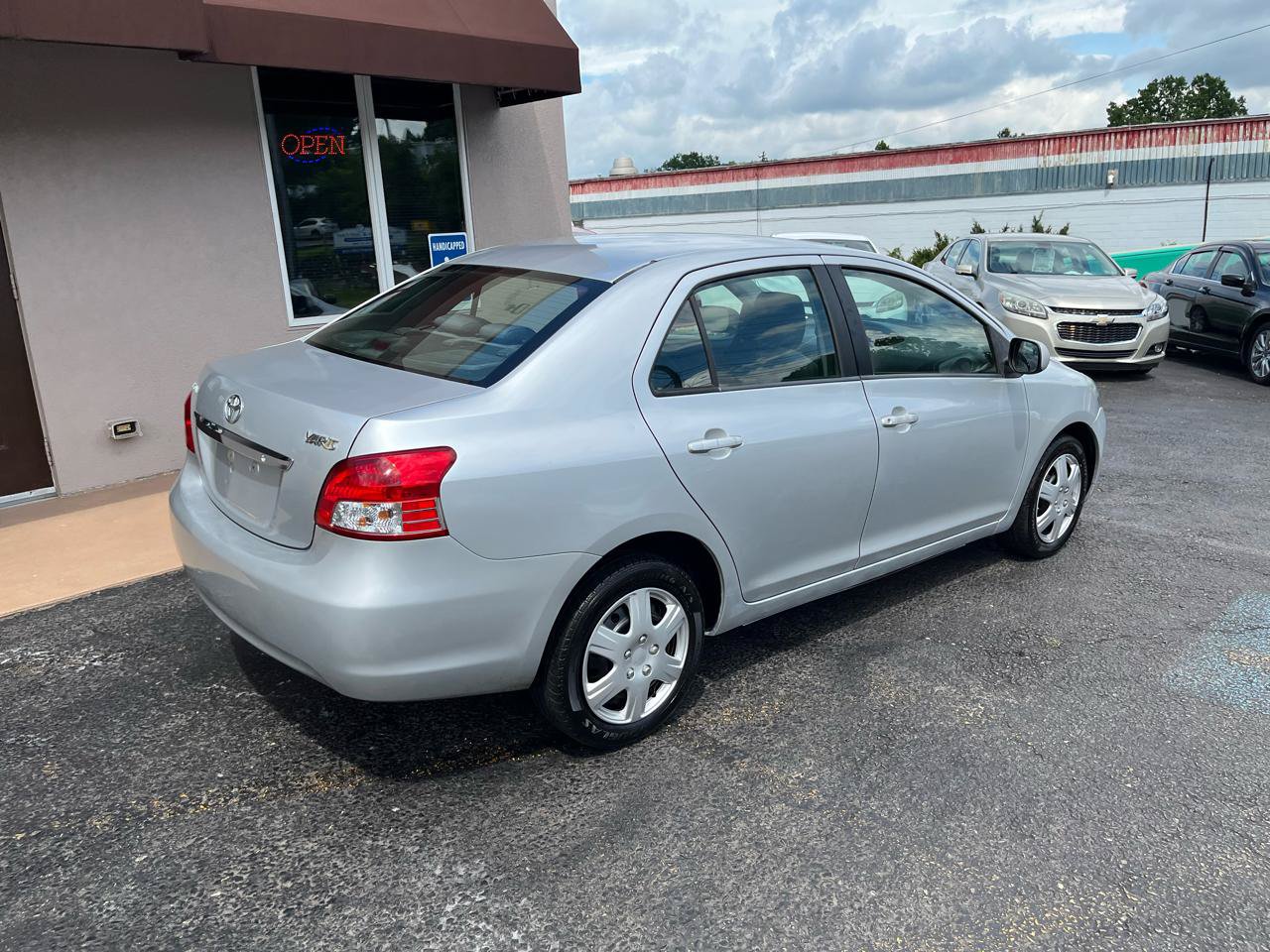 Used 2009 Toyota Yaris Sedan FWD image 5