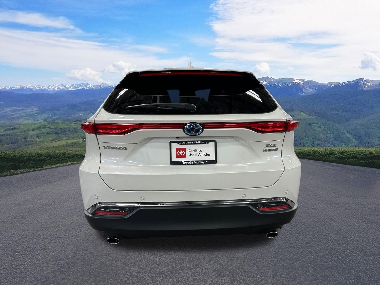 Certified 2021 Toyota Venza XLE w/ Softex Package AWD/4WD image 4