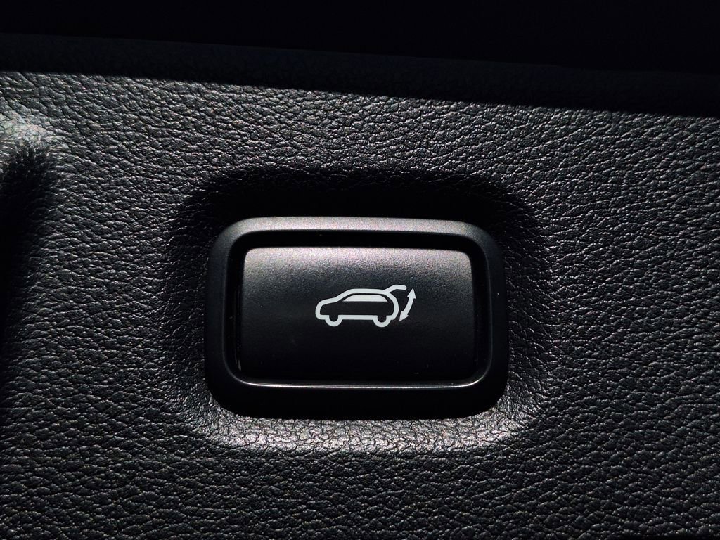 Used 2019 Hyundai Santa Fe Limited image 29