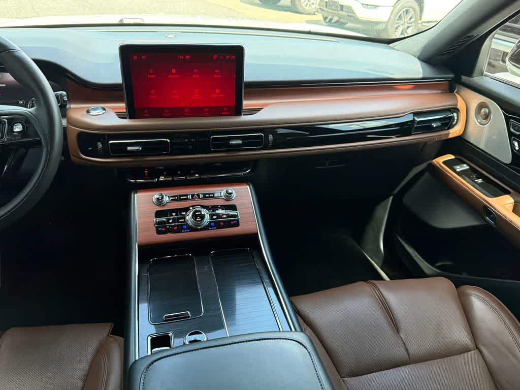 Used 2024 Lincoln Aviator Reserve w/ Equipment Group 201A AWD/4WD image 22