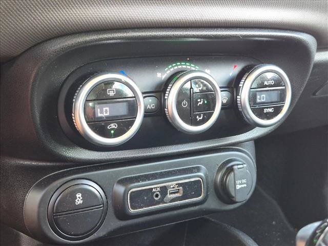 Used 2018 FIAT 500L Pop w/ Premium Group FWD image 11