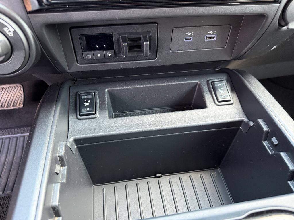 Used 2023 Nissan Titan PRO-4X w/ Pro-4x Convenience Package AWD/4WD image 21