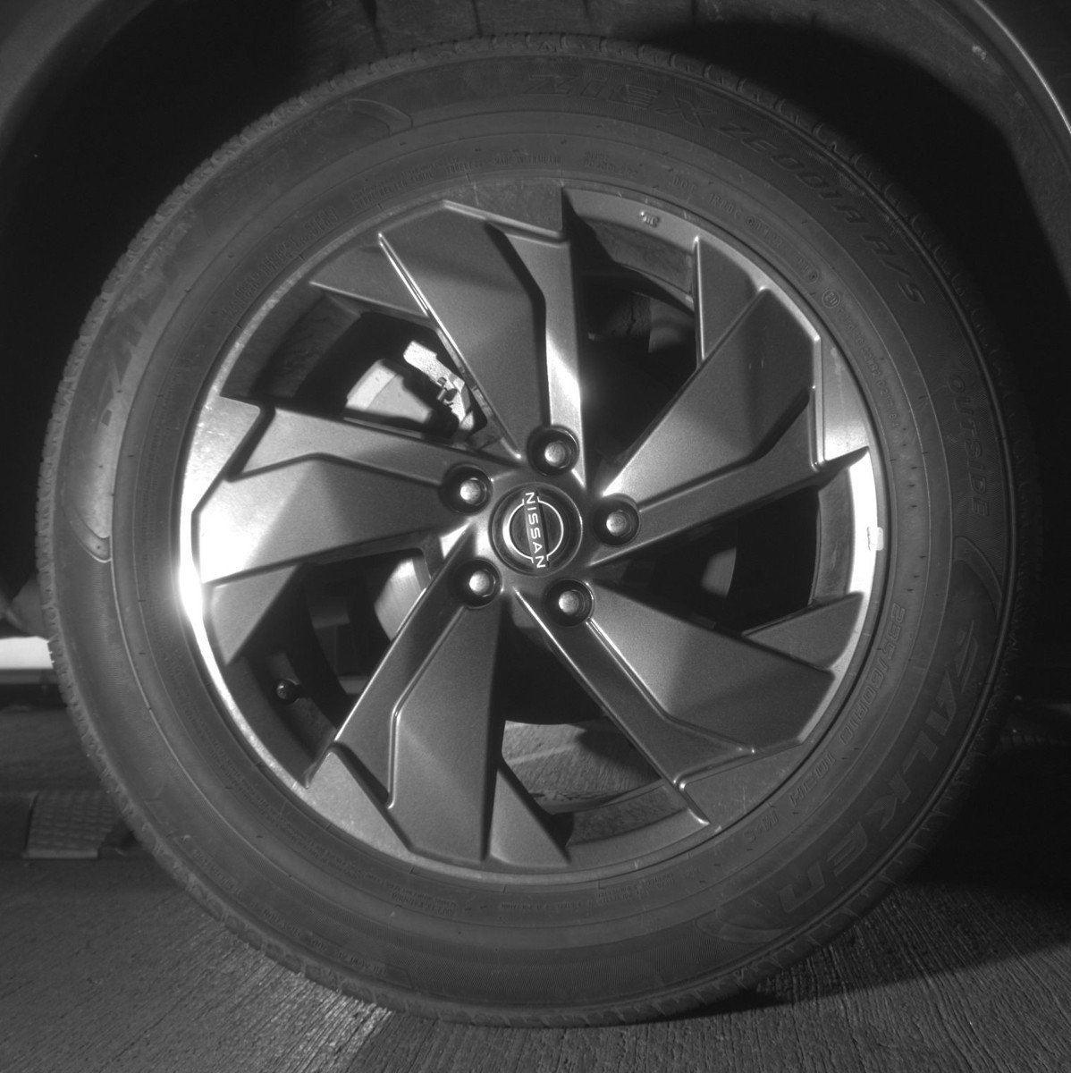 Used 2025 Nissan Rogue SV FWD image 15