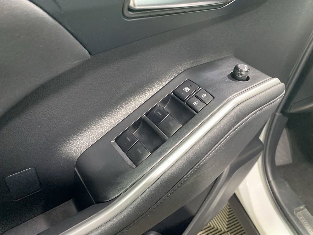 Used 2023 Toyota Highlander XLE AWD/4WD image 24