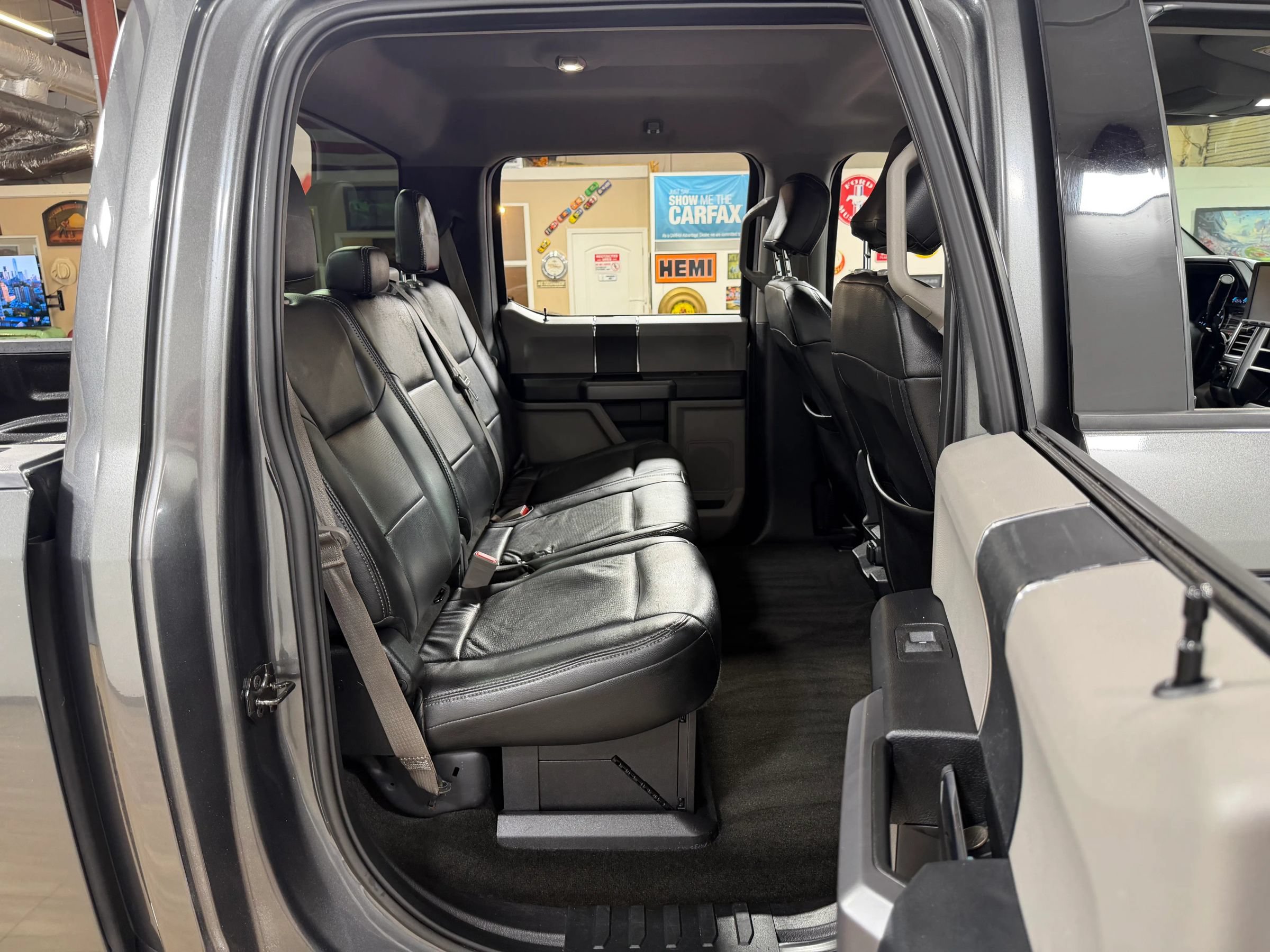Used 2018 Ford F250 XLT w/ Snow Plow Prep Package AWD/4WD image 18