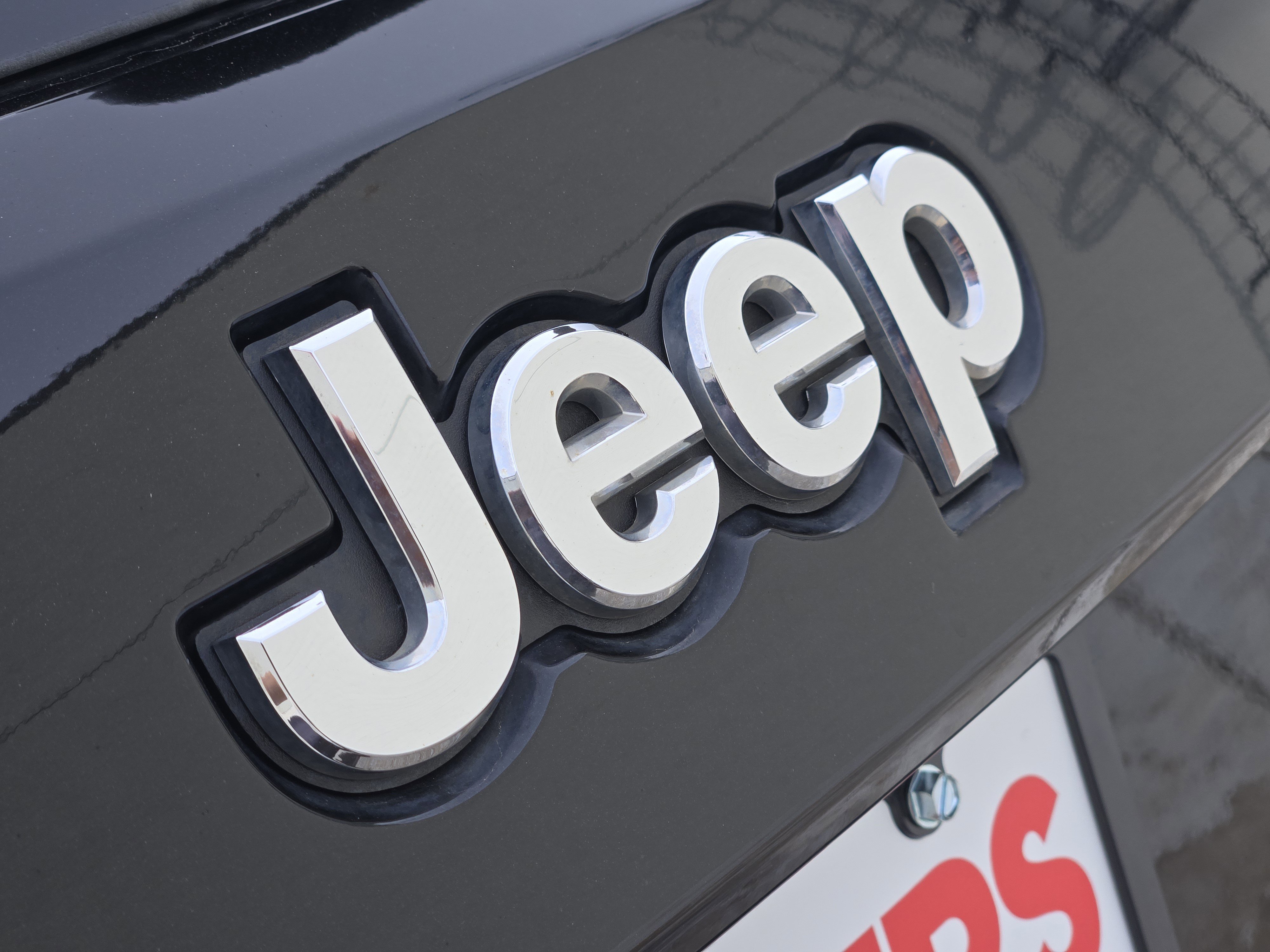 Used 2020 Jeep Grand Cherokee Laredo image 12