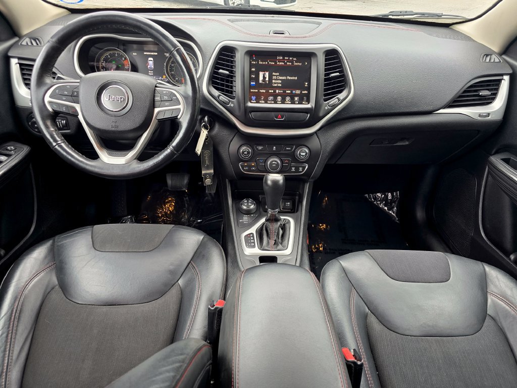 Used 2016 Jeep Cherokee Trailhawk w/ Cold Weather Group AWD/4WD image 5