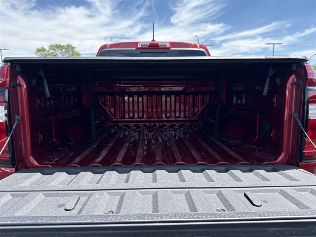 Certified 2023 GMC Canyon AT4 w/ AT4 Premium Package AWD/4WD image 29