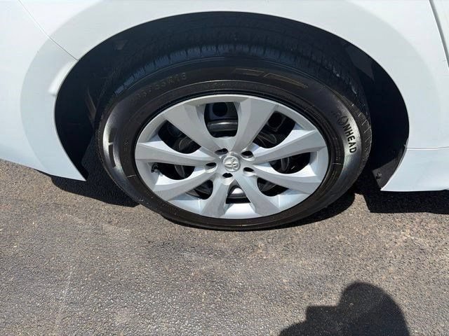 Used 2023 Toyota Corolla LE FWD image 40