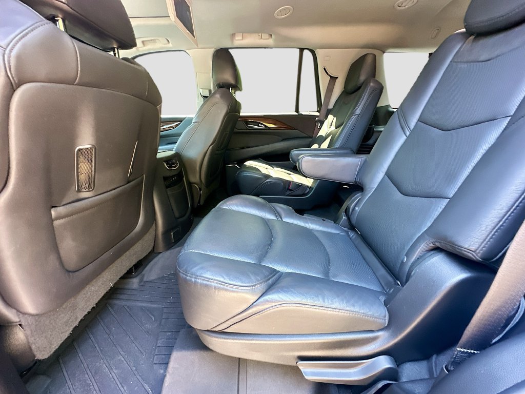 Used 2020 Cadillac Escalade Premium Luxury AWD/4WD image 26