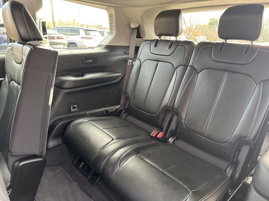 Used 2022 Jeep Grand Cherokee L Limited image 32