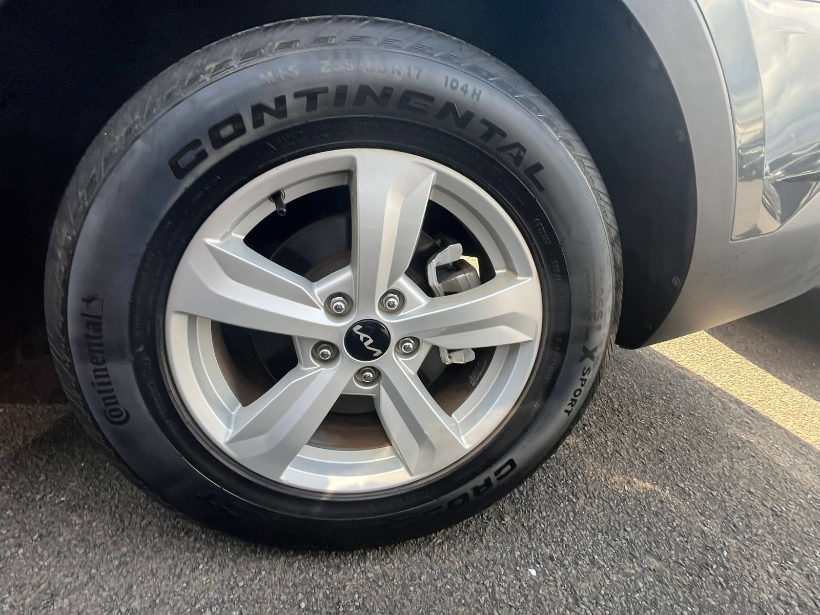 Used 2023 Kia Sorento LX FWD image 30