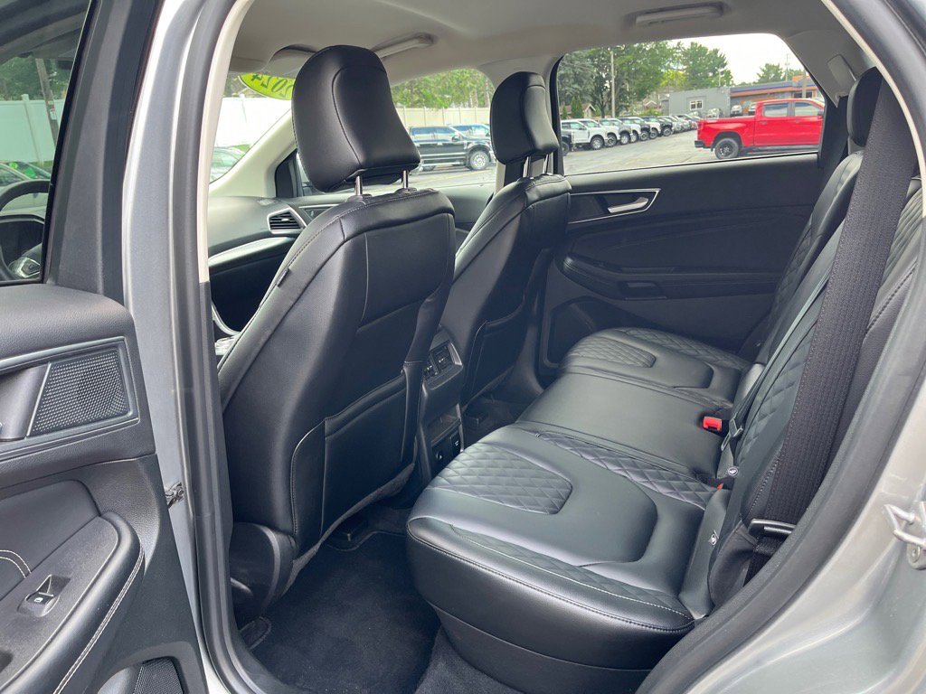 Used 2024 Ford Edge Titanium image 10