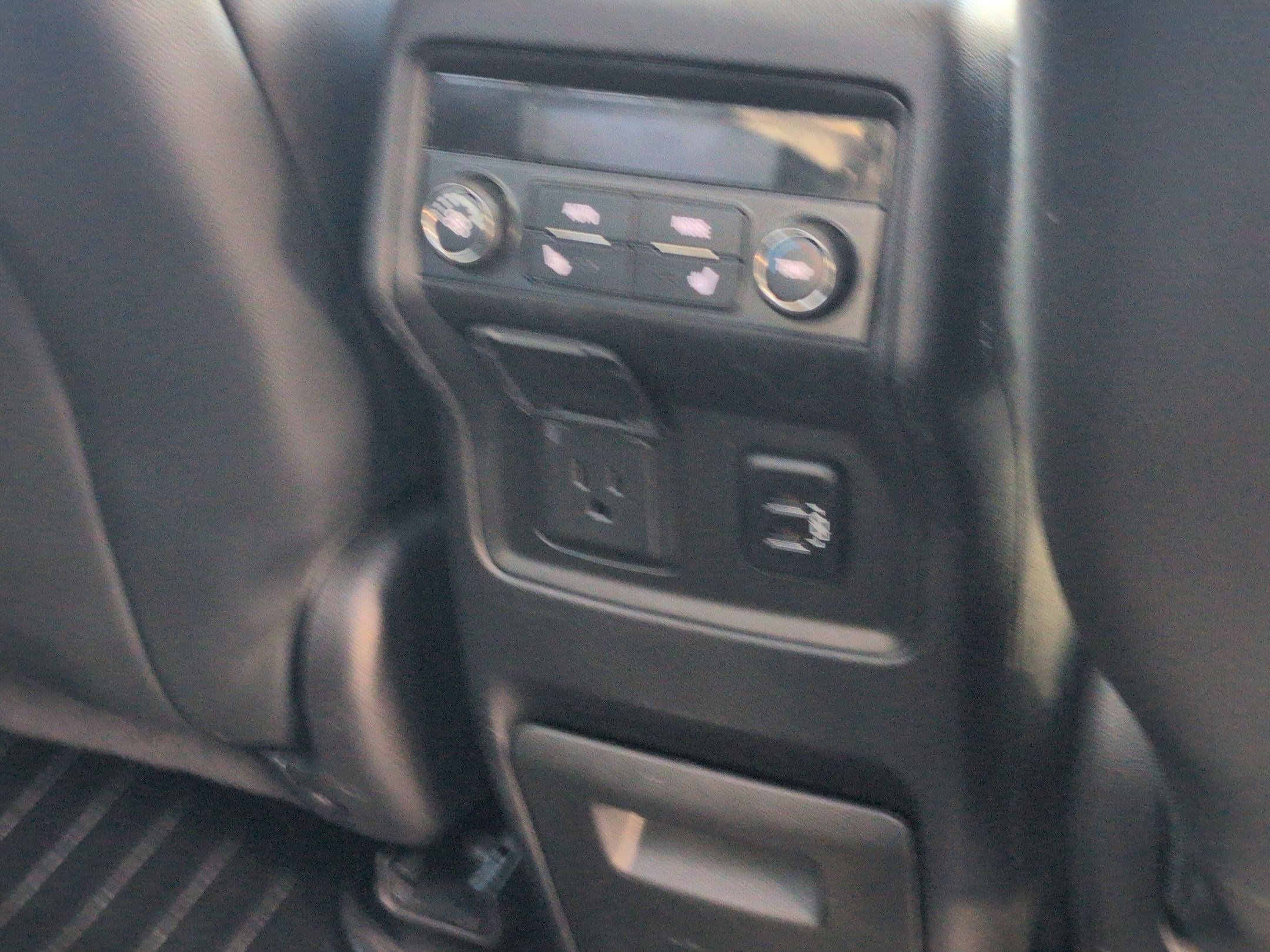 Used 2017 GMC Acadia Denali w/ Technology Package image 28