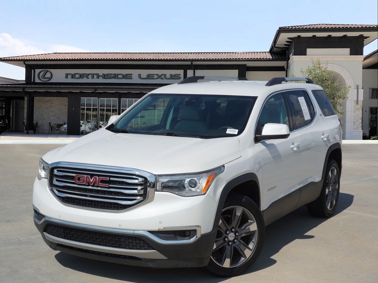 Used 2017 GMC Acadia SLT FWD image 1
