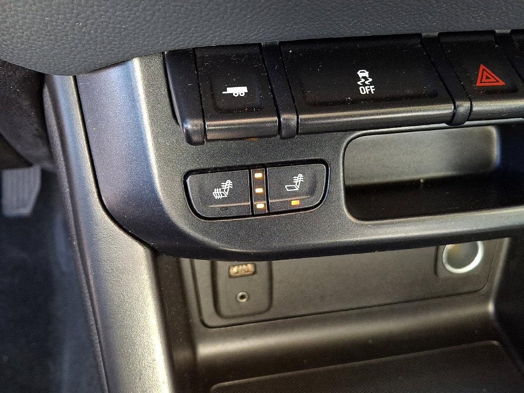 Used 2018 Chevrolet Colorado Z71 AWD/4WD image 28