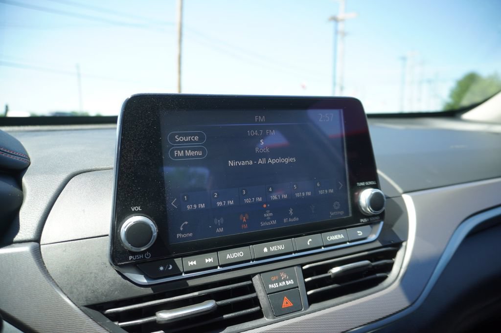 Used 2024 Nissan Altima 2.5 SR FWD image 16