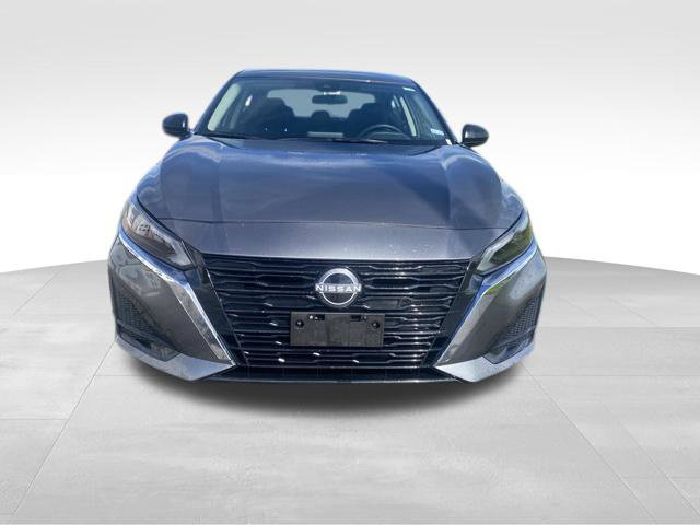 Used 2025 Nissan Altima 2.5 SV FWD image 8