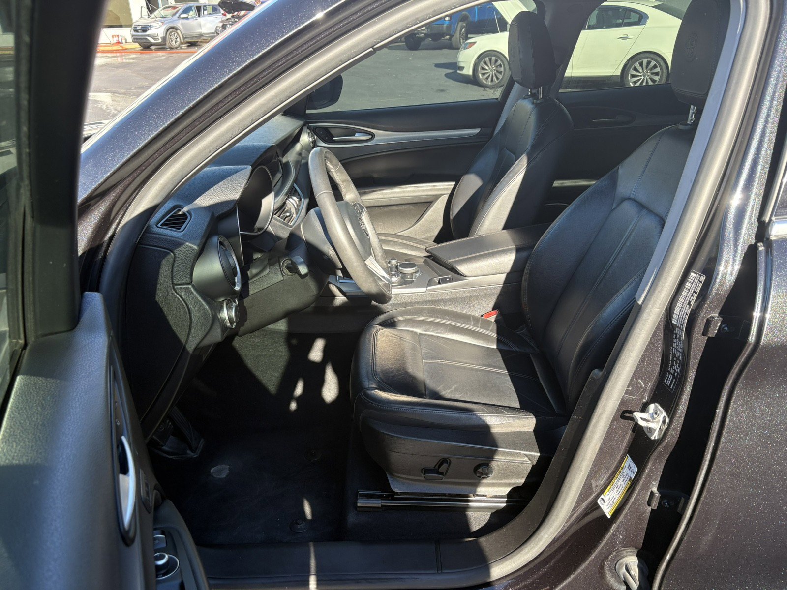 Used 2018 Alfa Romeo Stelvio AWD image 13