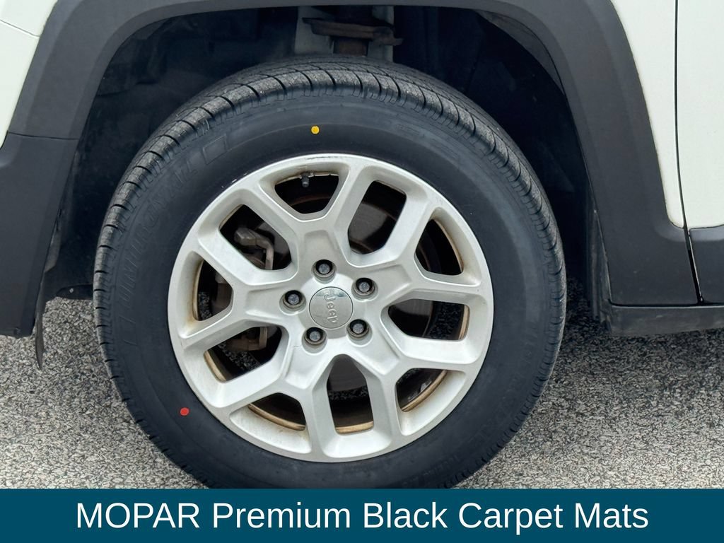 Used 2016 Jeep Renegade Latitude w/ Cold Weather Group AWD/4WD image 15