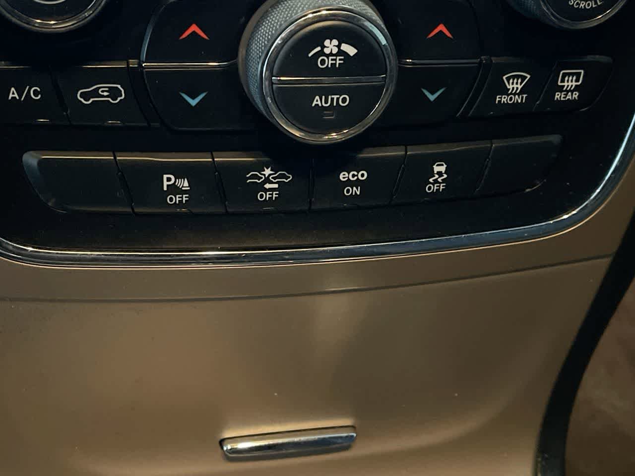 Used 2015 Jeep Grand Cherokee Summit image 19